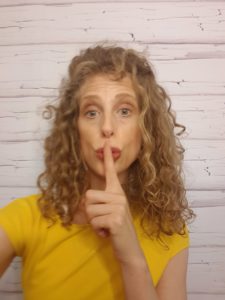 psst Miriam psst Miriam